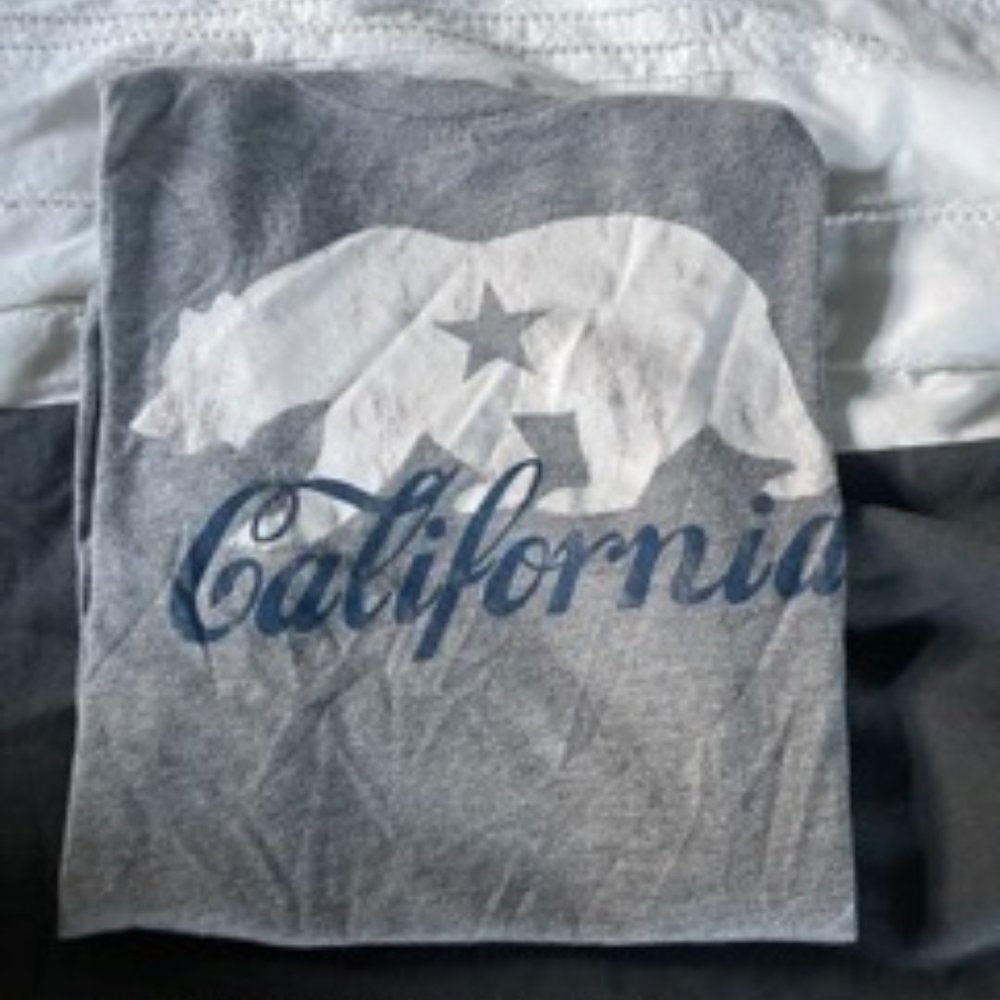 California Graphic Tee